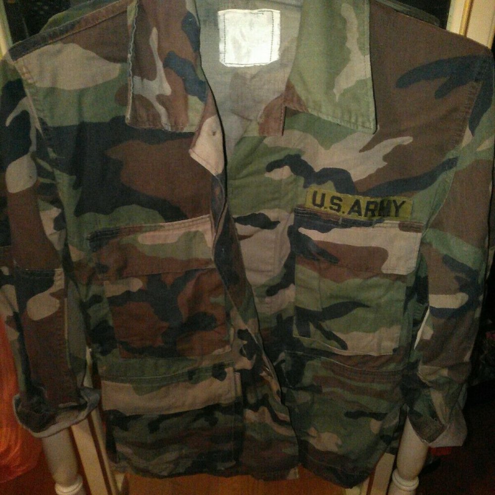 US Army Camo Memorabilia Jacket SZ S-M EUC